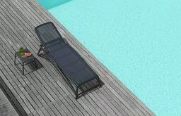 Leżak na basenie