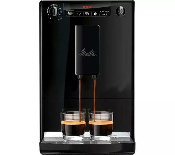 ekspres do kawy melitta solo pure black e950 222 eu czarny widok na proces zaparzenia kawy w dwoch malych szklankach