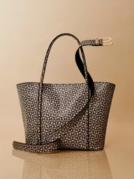 Torba typu shopper pomieści wszystko to, czego potrzebujesz na co dzień Torba typu shopper pomieści wszystko to, czego potrzebujesz na co dzień