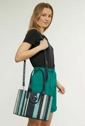 Monnari shopper niebieski prezentacja noszenia Monnari shopper niebieski prezentacja noszenia
