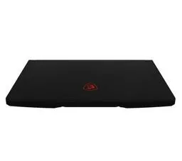 Laptop MSI GF63 z przodu zamknięty Laptop MSI GF63 z przodu zamknięty