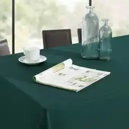 Obrus w kolorze ciemnej zieleni Obrus w kolorze ciemnej zieleni