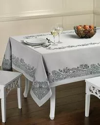 Obrus 350x150 Lemos Home prezentacja ułożenia obrusu na stole Obrus 350x150 Lemos Home prezentacja ułożenia obrusu na stole