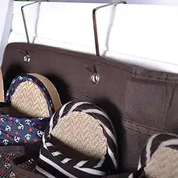 Organizer na buty wiszący na metalowych haczykach Organizer na buty wiszący na metalowych haczykach
