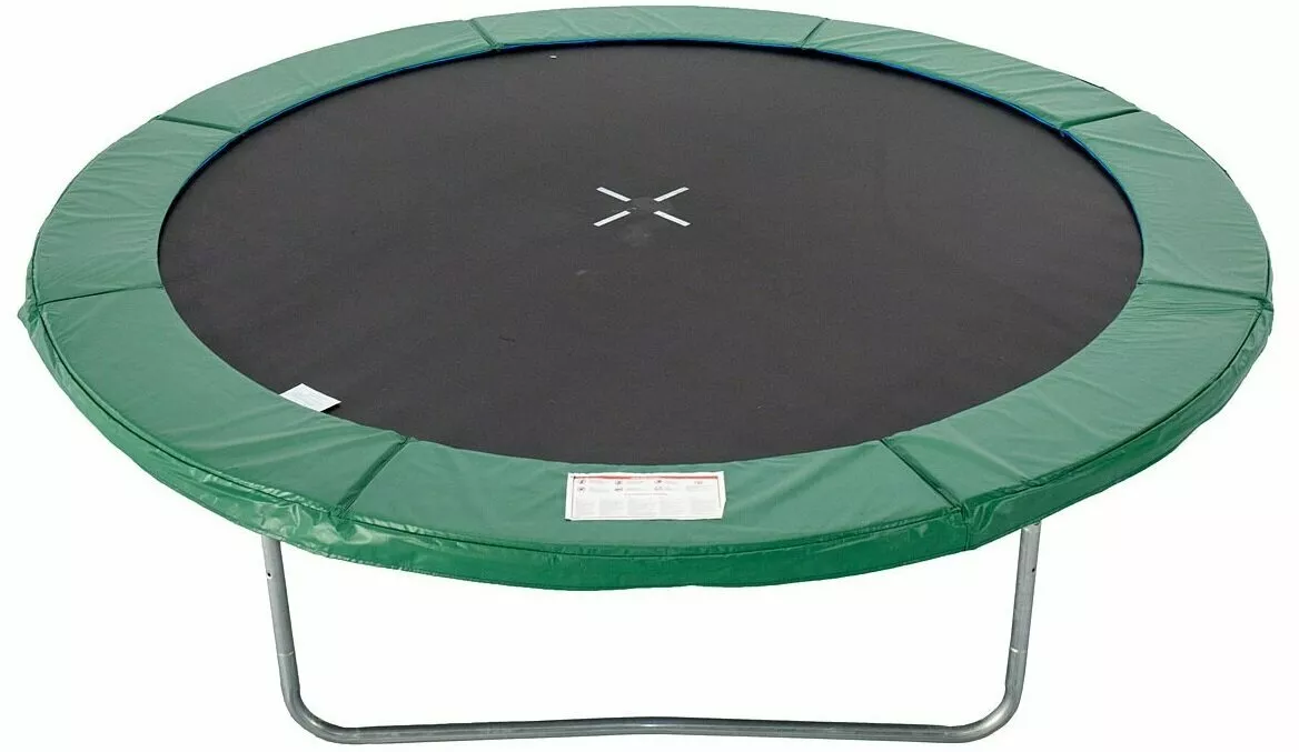 zielona oslona na trampoline