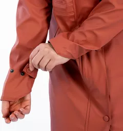 Płaszcz przeciwdeszczowy damski Mizzle - możliwość regulowania szerokości rękawów