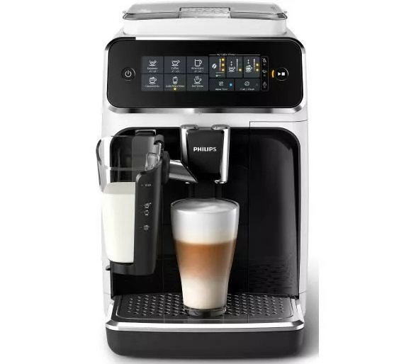 ekspres do kawy philips lattego premium ep3243 50 czarny przod widok na duza szklanke z kawa i pojemnikiem na mleko