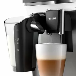 Ekspres do kawy Philips LatteGo EP3243 zbliżenie na kawę i pojemnik z mlekiem Ekspres do kawy Philips LatteGo EP3243 zbliżenie na kawę i pojemnik z mlekiem