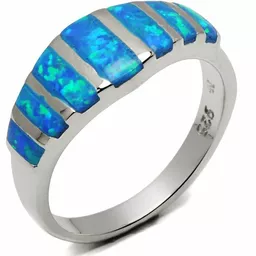 Srebrny pierścionek z błękitnymi opalami