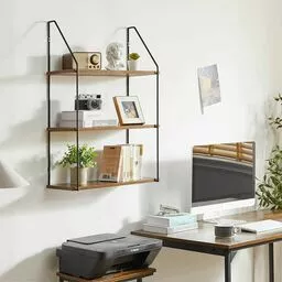 Metalowa półka na książki z drewnianymi elementami