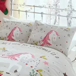 Miłośniczki jednorożców również znajdą ich świąteczną wersję w pościeli Miłośniczki jednorożców również znajdą ich świąteczną wersję w pościeli