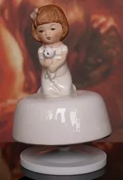 Pozytywka figurka Dziewczynka z kotkiem Pozytywka figurka Dziewczynka z kotkiem