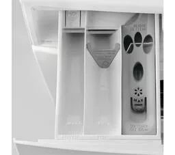 Pralka Electrolux EW7F348SI biała w zabudowie zbliżenie na szuflady