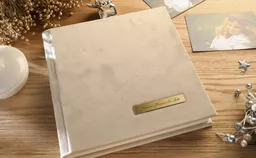 Personalizowany album na zdjęcia lub biblia z dedykacją będzie pamiątką na długie lata Personalizowany album na zdjęcia lub biblia z dedykacją będzie pamiątką na długie lata