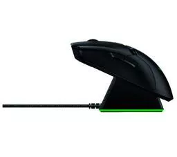 Myszka komputerowa Razer Viper Ultimate czarna z zielonym podświetleniem widok na podłączoną myszkę od boku