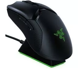 Myszka komputerowa Razer Viper Ultimate czarna z zielonym podświetleniem widok na podłączoną myszkę od lewego boku