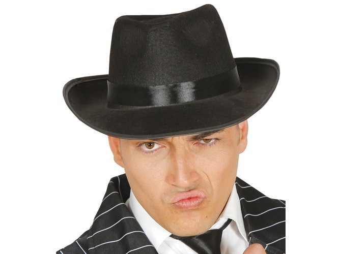 Ciekawy kapelusz w stylu lat pięćdziesiątych Ciekawy kapelusz w stylu lat pięćdziesiątych