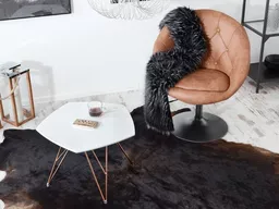 MAŁY STOLIK KAWOWY O NIEREGULARNYM KSZTAŁCIE MAŁY STOLIK KAWOWY O NIEREGULARNYM KSZTAŁCIE