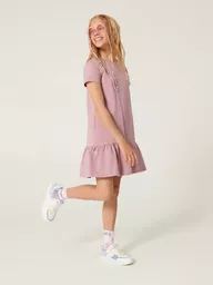 Dziewczęca sukienka o kroju baby doll Dziewczęca sukienka o kroju baby doll