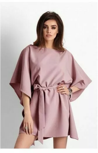 ciemno rozowa sukienka o kroju nietoperza lotta