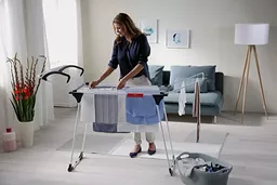 Suszarka Vileda rozsuwana to wygodne rozwiązanie do domu i ogrodu Suszarka Vileda rozsuwana to wygodne rozwiązanie do domu i ogrodu