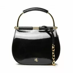 Czarny, klasyczny kuferek to elegancka torebka na wielkie wyjścia 