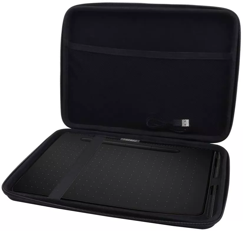 tablet graficzny w pokrowcu