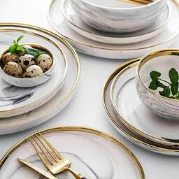 Złote dodatki, akcesoria i zastawa stworzą modny i elegancki wystój wnętrza Złote dodatki, akcesoria i zastawa stworzą modny i elegancki wystój wnętrza