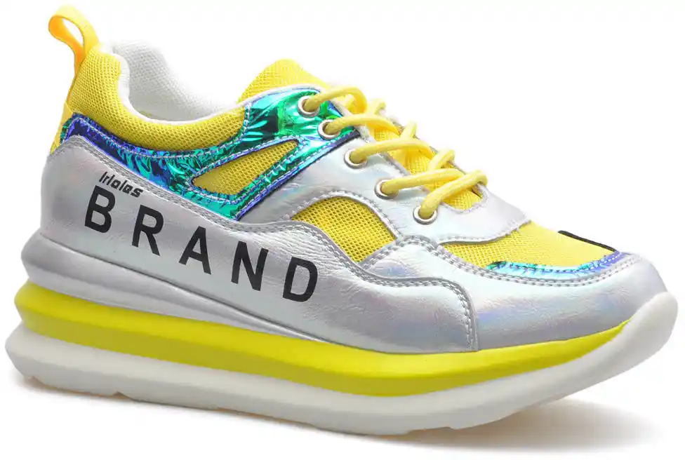 Błyszczące buty sportowe Błyszczące buty sportowe