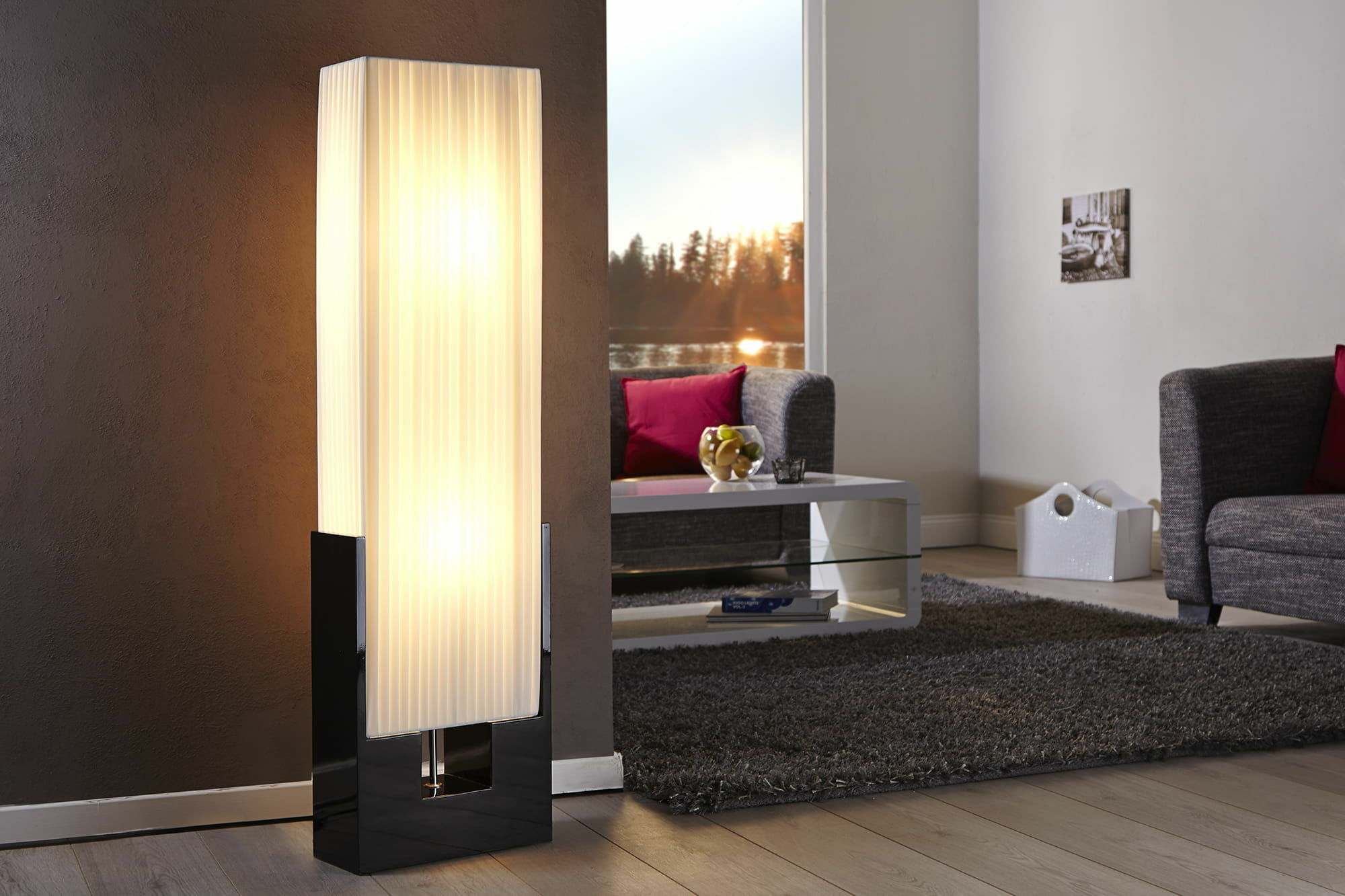 Lampa stojąca biała Lampa stojąca biała